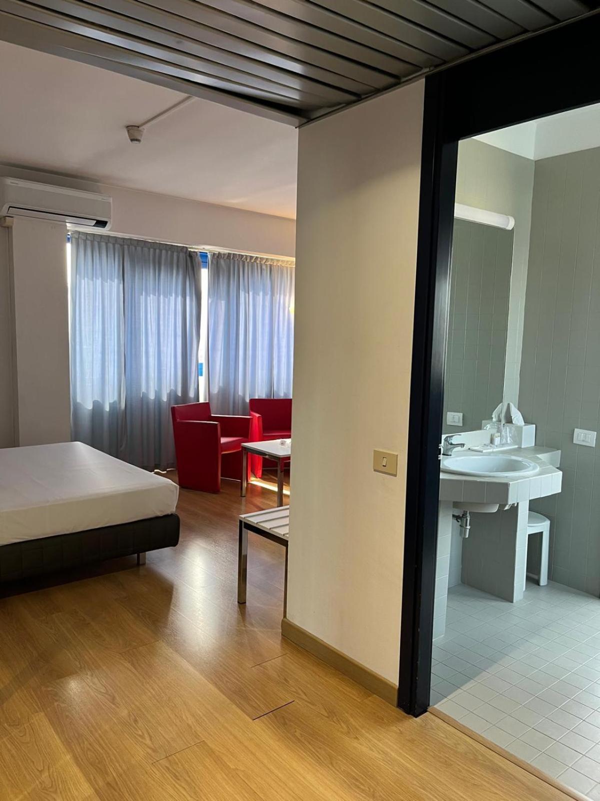 Park Hotel Residence Crema Exterior foto